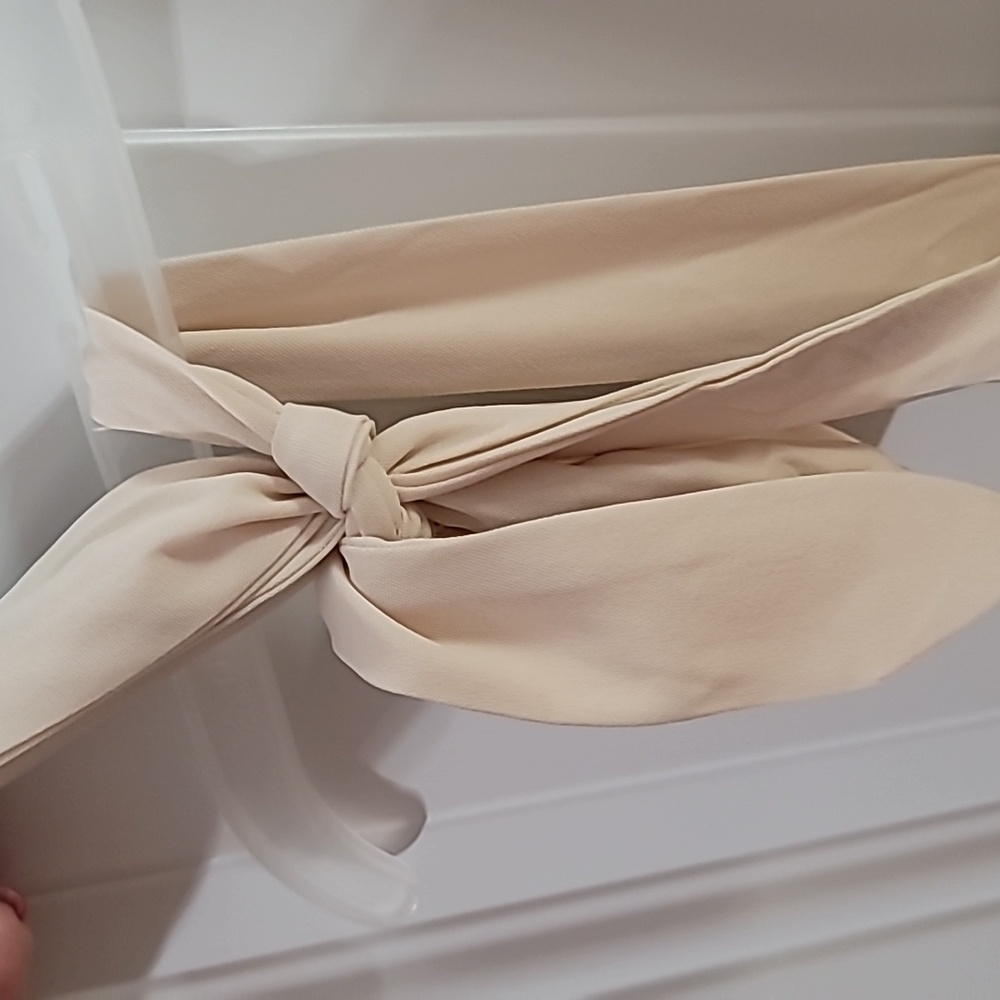 Chic Beige Midi Dress with Tie Waist - Picture 13 of 14